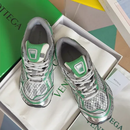 ボッテガ ヴェネタ スニーカー