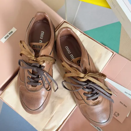 ミュウミュウ カジュアルシューズ