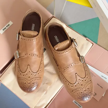 ミュウミュウ カジュアルシューズ