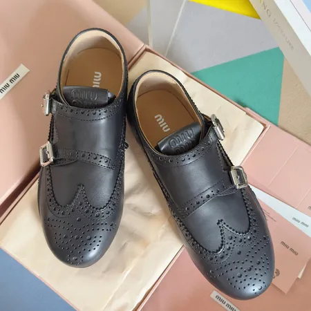 ミュウミュウ カジュアルシューズ