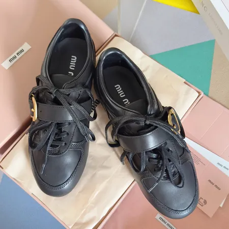 ミュウミュウ カジュアルシューズ