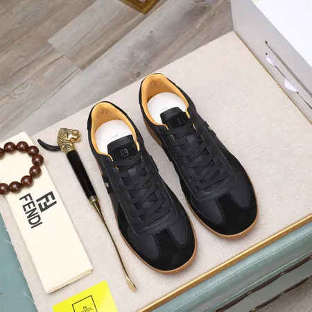 フェンディ カジュアルシューズ