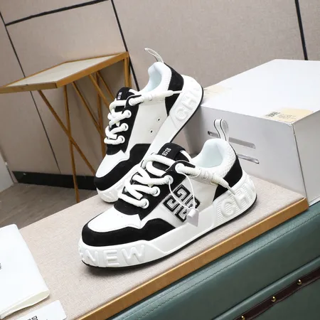 ジバンシィ カジュアルシューズ