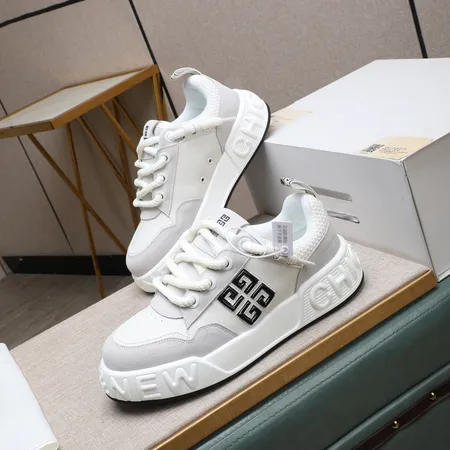 ジバンシィ カジュアルシューズ