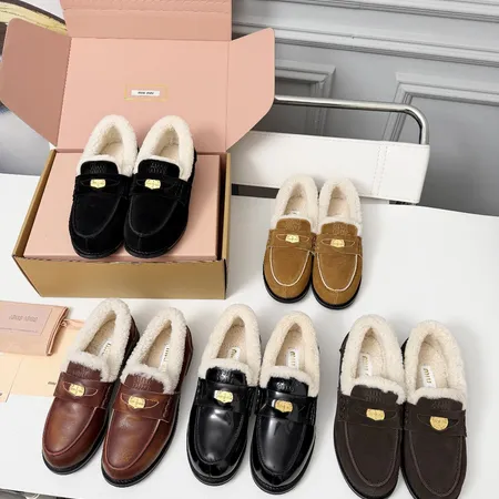 ミュウミュウ カジュアルシューズ