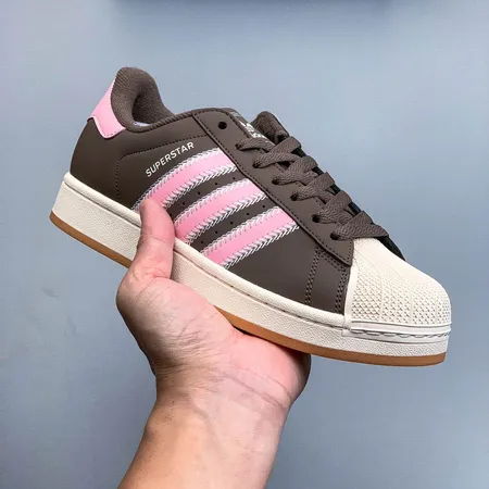 アディダス カジュアルシューズ