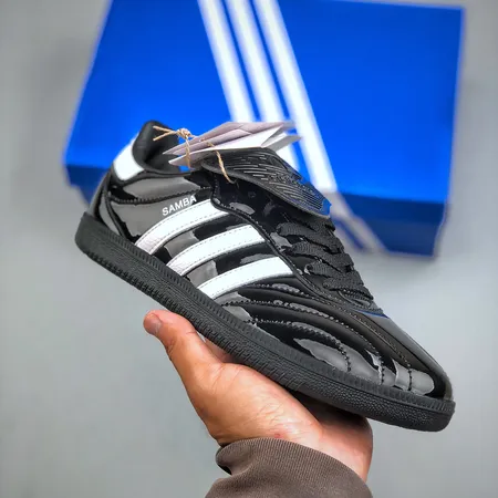 アディダス カジュアルシューズ