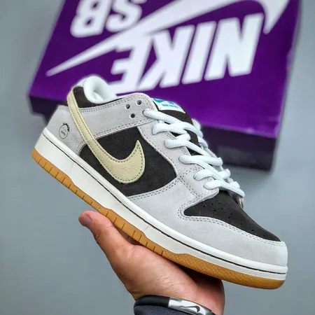 ナイキ カジュアルシューズ