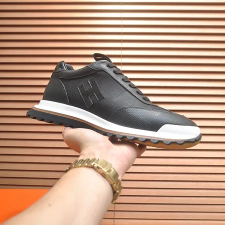 エルメス スニーカー