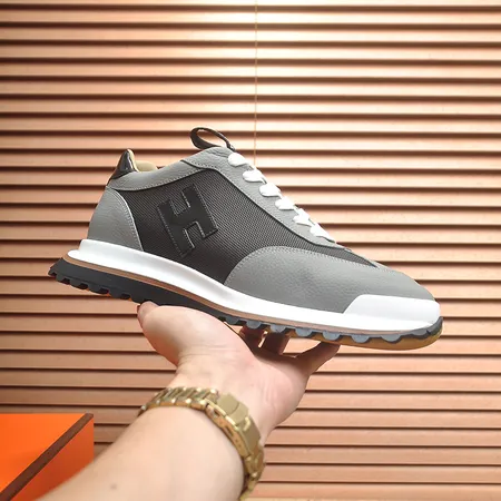 エルメス スニーカー