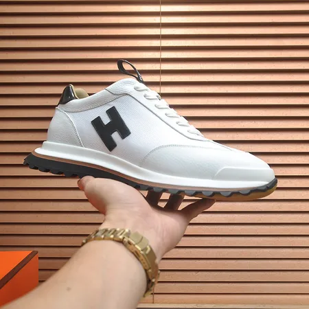 エルメス スニーカー