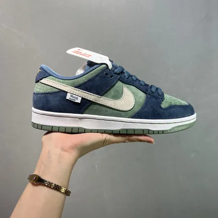 ナイキ カジュアルシューズ