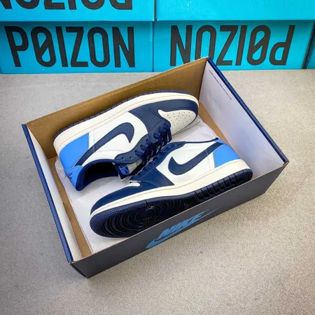 ナイキ カジュアルシューズ