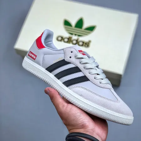 アディダス カジュアルシューズ