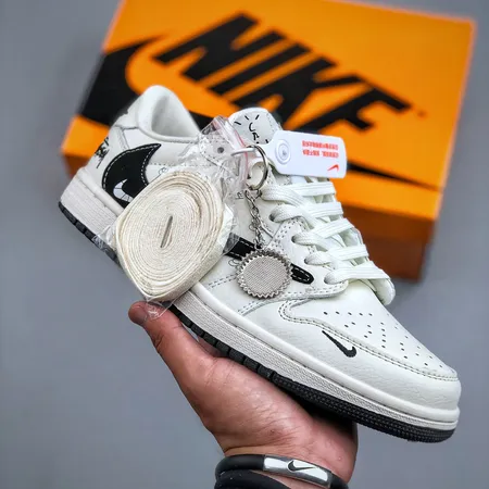 ナイキ カジュアルシューズ