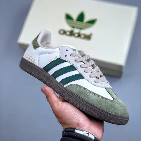 アディダス カジュアルシューズ