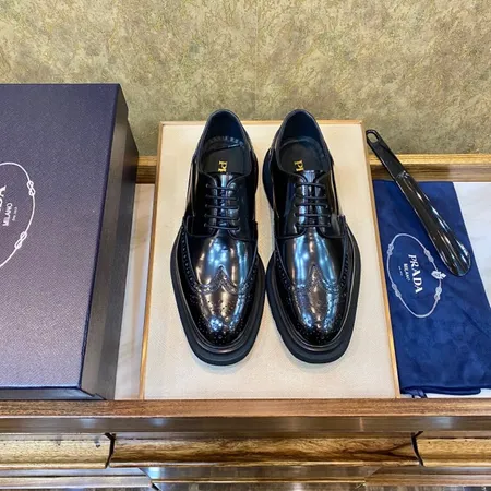 プラダ ビジネスシューズ