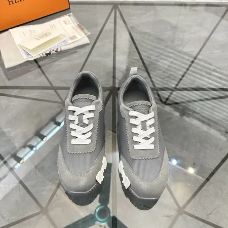 エルメス スニーカー