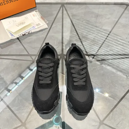 エルメス スニーカー