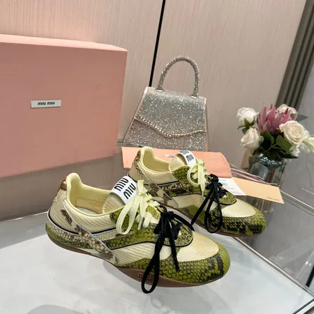 ミュウミュウ カジュアルシューズ