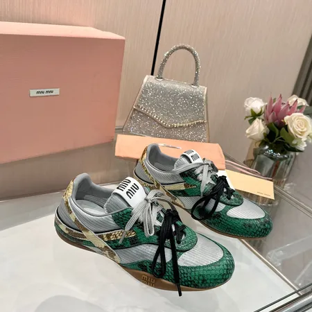 ミュウミュウ カジュアルシューズ