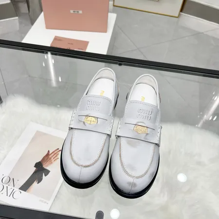 ミュウミュウ ビジネスシューズ