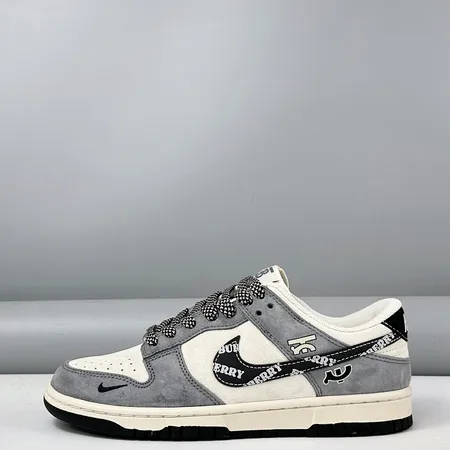 ナイキ カジュアルシューズ