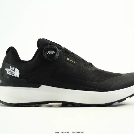 ノースフェイス スニーカー