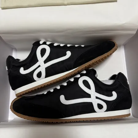 ロエベ カジュアルシューズ