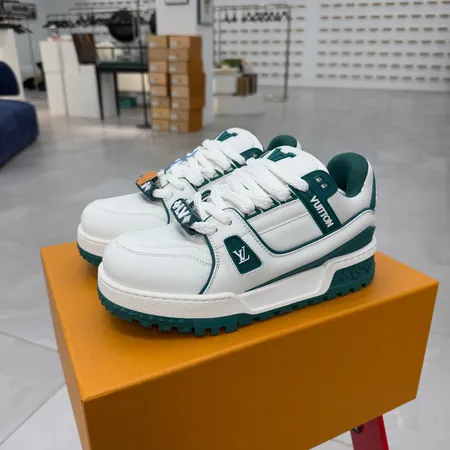 ルイヴィトン カジュアルシューズ