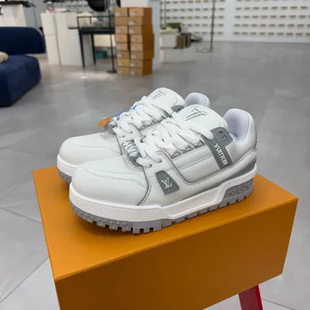 ルイヴィトン カジュアルシューズ