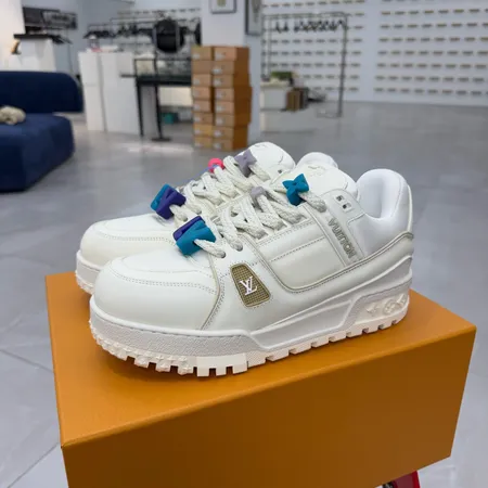 ルイヴィトン カジュアルシューズ