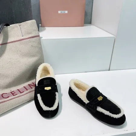 ミュウミュウ カジュアルシューズ