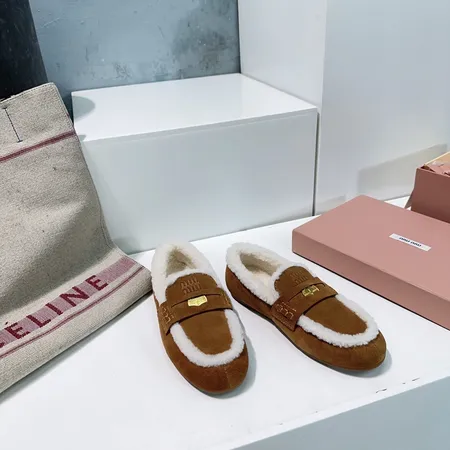 ミュウミュウ カジュアルシューズ