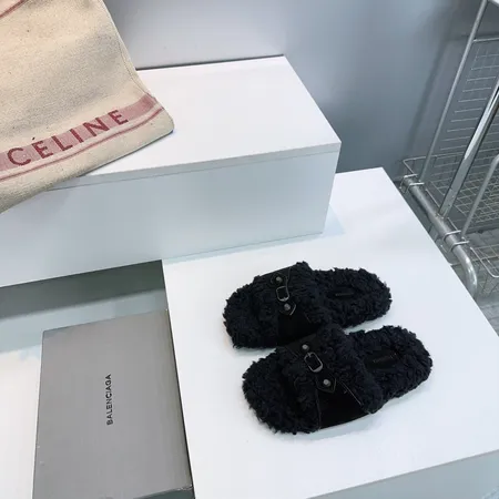 バレンシアガ スリッパ