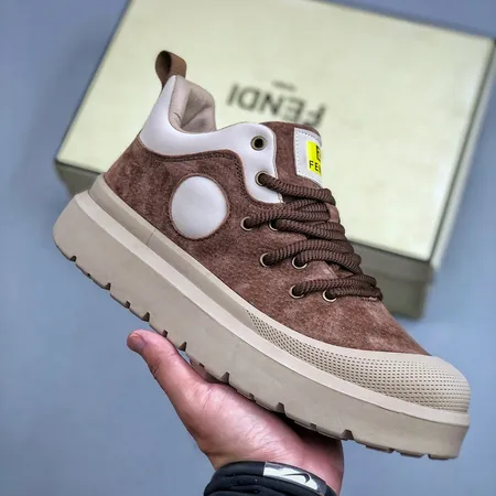 フェンディ カジュアルシューズ