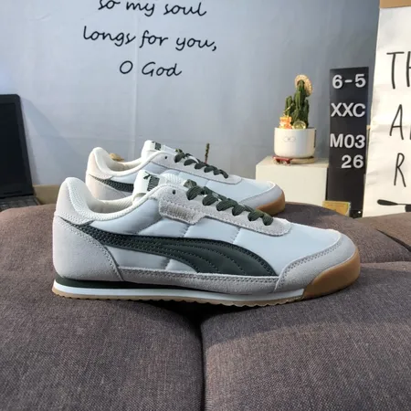 プーマ カジュアルシューズ