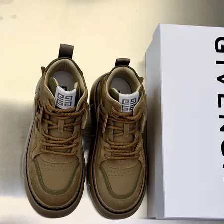 ジバンシィ カジュアルシューズ