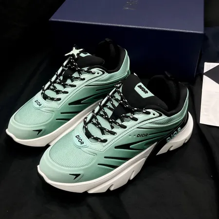 ディオール スニーカー