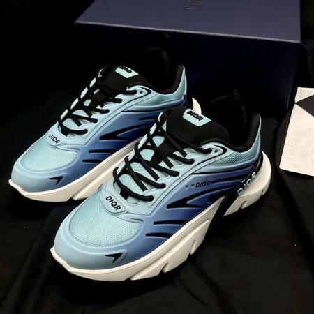 ディオール スニーカー