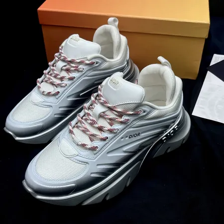 ディオール スニーカー