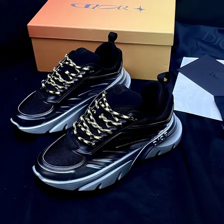 ディオール スニーカー