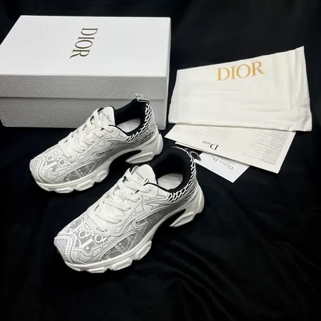 ディオール スニーカー