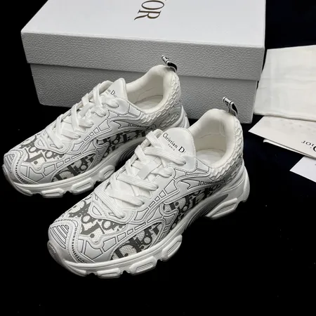 ディオール スニーカー