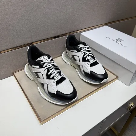 ジバンシィ カジュアルシューズ