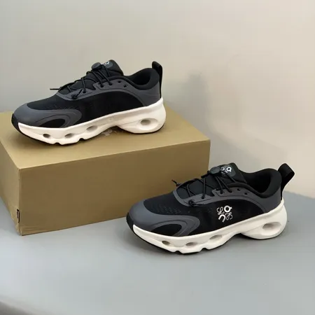 ロエベ スニーカー