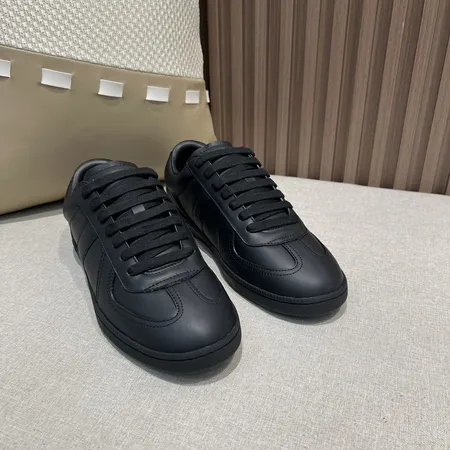 ディオール カジュアルシューズ