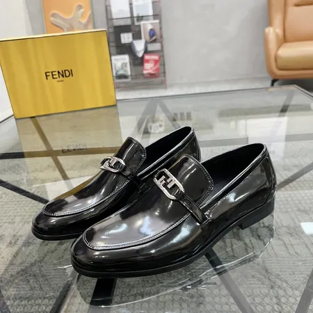 フェンディ ビジネスシューズ
