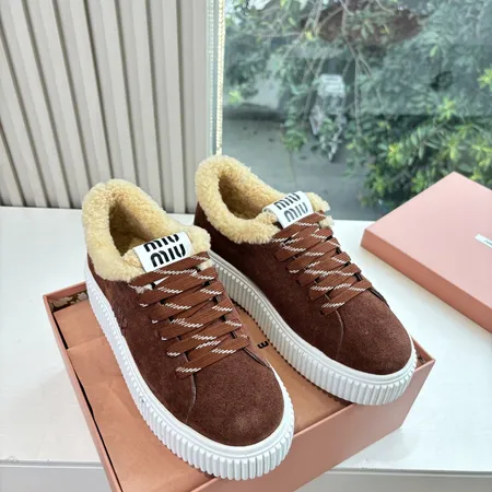 ミュウミュウ カジュアルシューズ