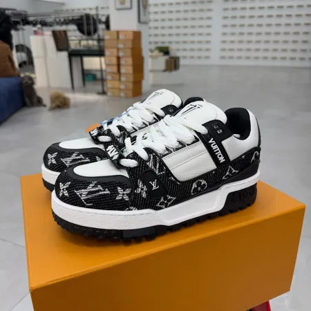 ルイヴィトン カジュアルシューズ